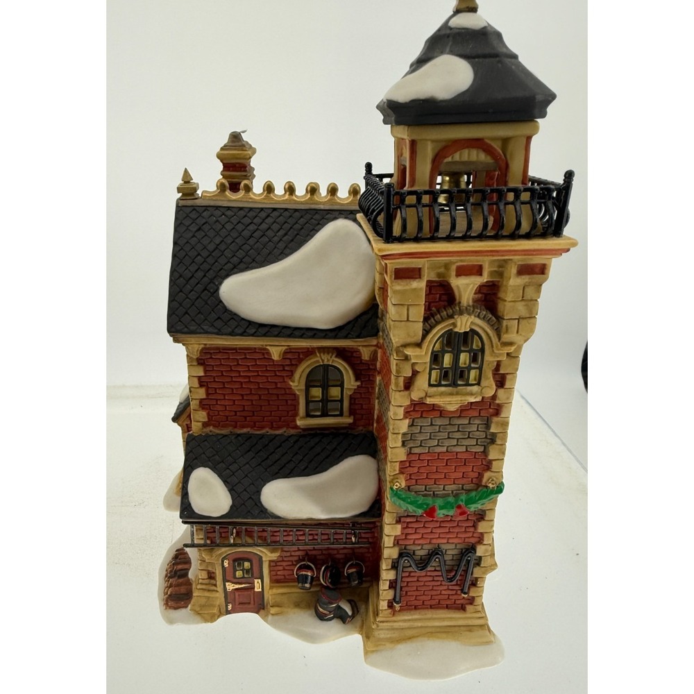 Department 56 Lighted Christmas Village Building Ashwick Lane Hose & Ladder No17 - Picture 3 of 10